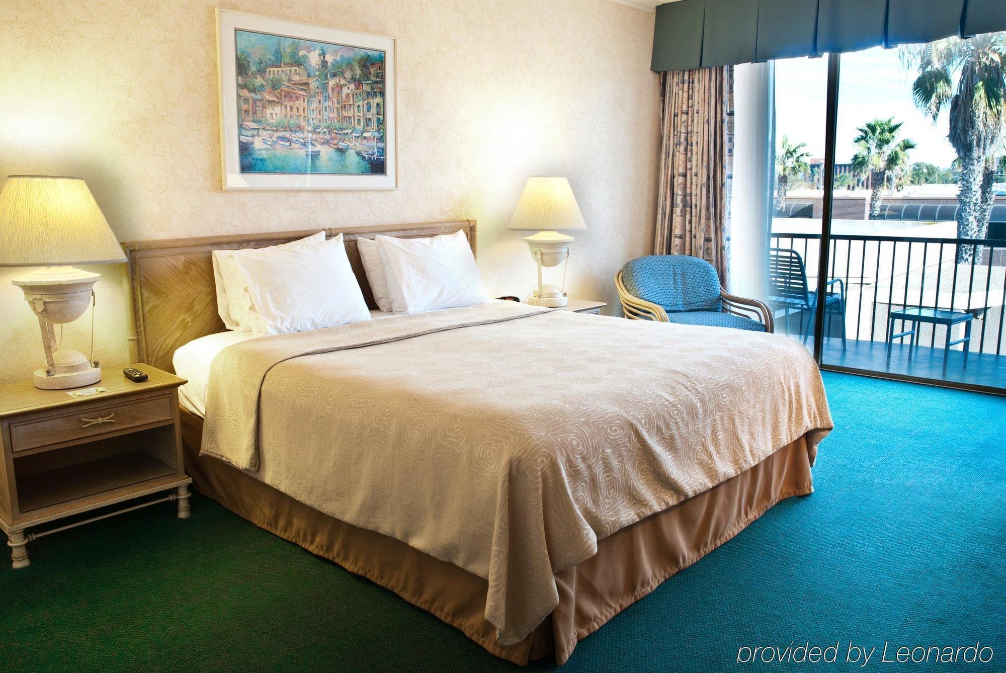By The Sea, La Jolla 3*